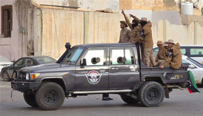 شرطة جنوب افريقيا توقف ليبيين في موقع عسكري مشبوه