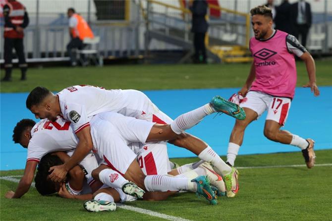 الدوري المغربي :المغرب التطواني بوابة الوداد البيضاوي لتصحيح مساره